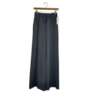 New All In Motion Woven Wide-Leg Stylish Gray Pants Small